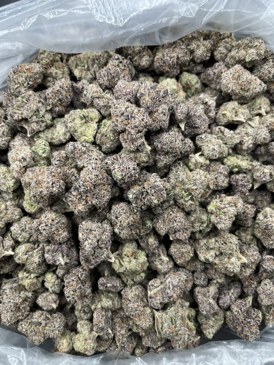 Peach Runtz 🍑 🍭  — Hybrid available in Los Angeles